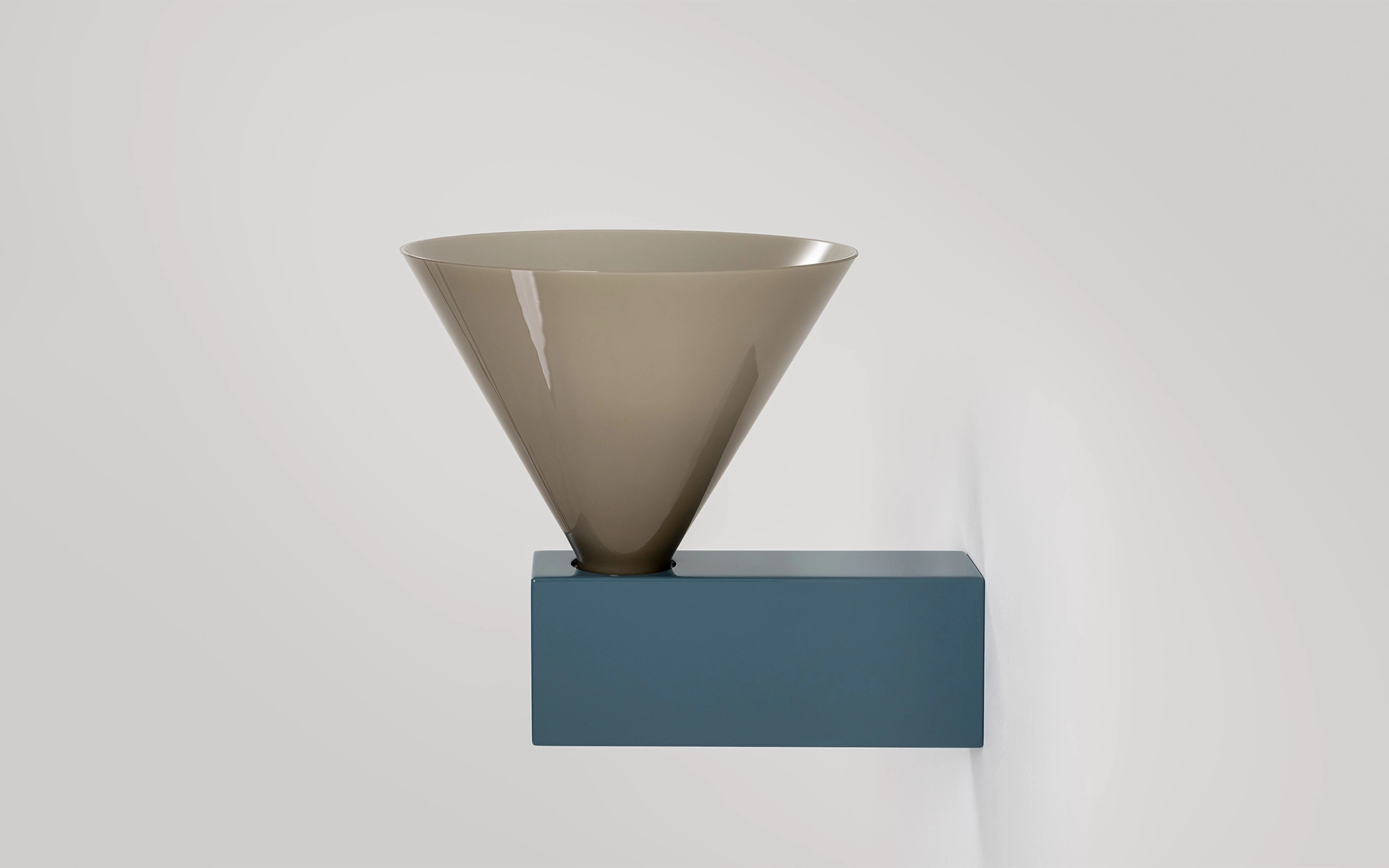 Signal W POLYCHROMATIC - Edward Barber and Jay Osgerby - « Signals » Edward Barber et Jay Osgerby.